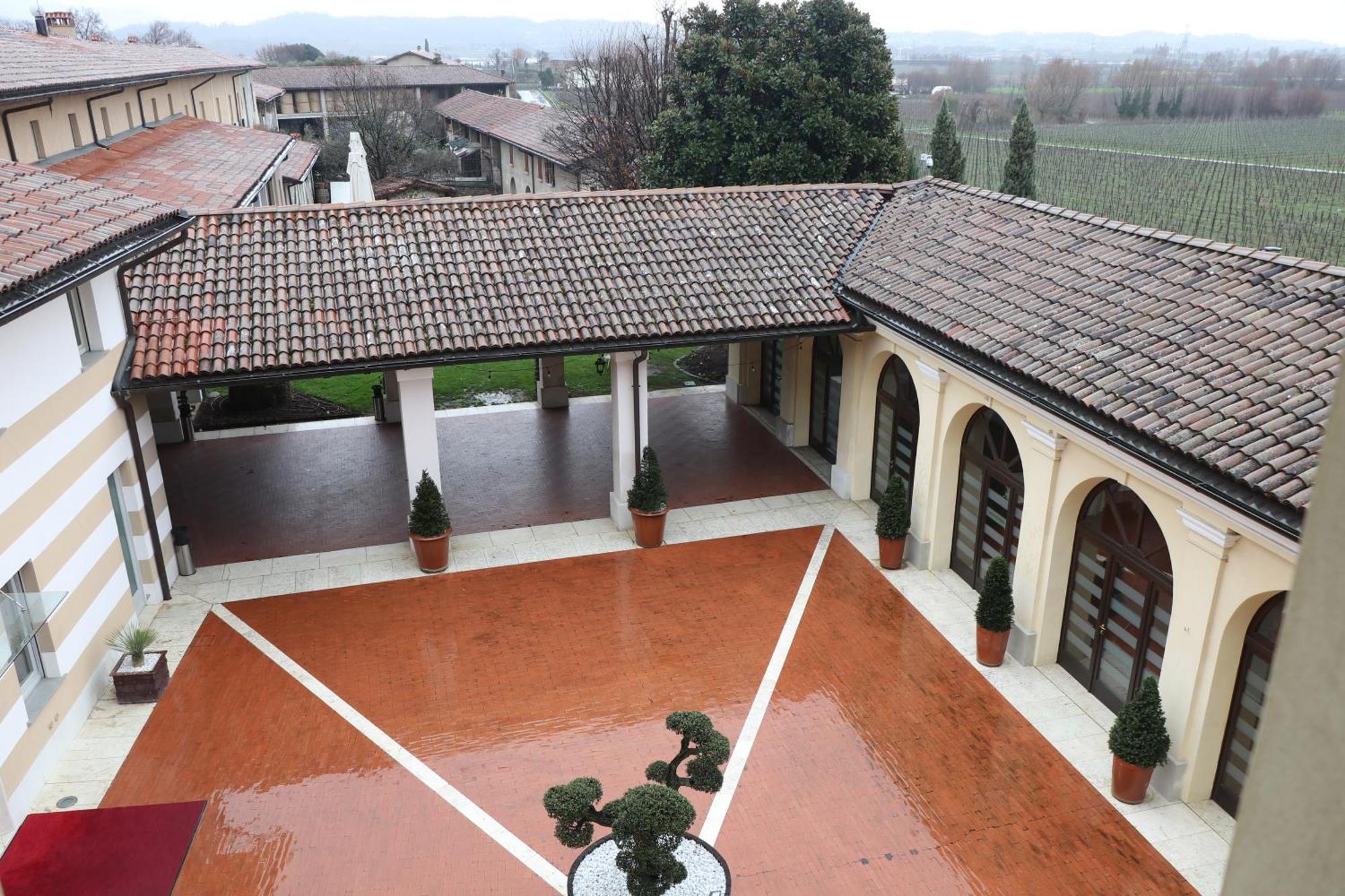 Вілла Borgo Santa Giulia Корте-Франка Екстер'єр фото